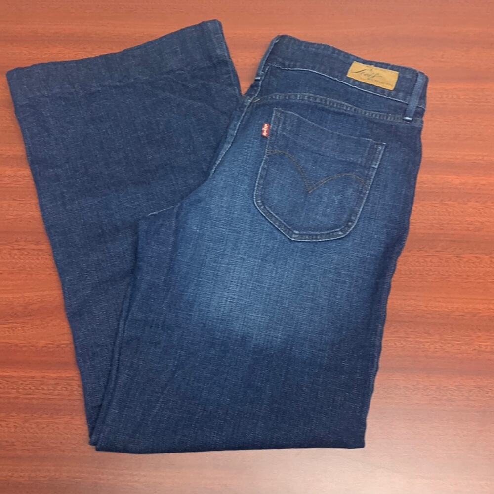 Levi Curve Jeans